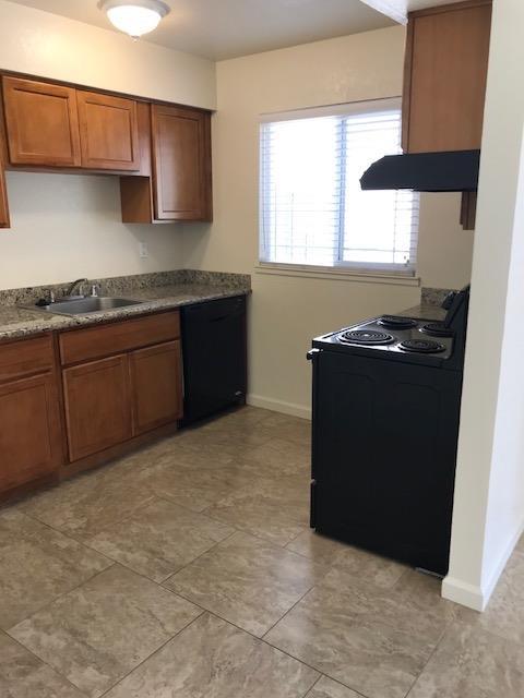 1235 Spruce Ln, Manteca, CA 95336 photo 1