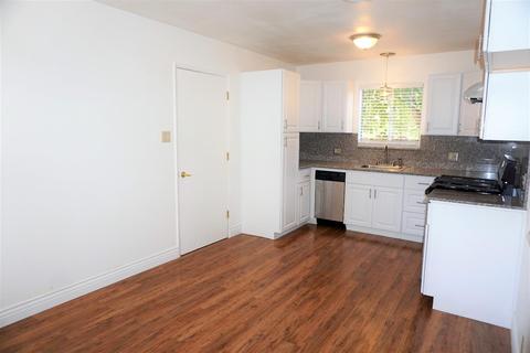 2421 Eicher Ave, Modesto, CA 95350 photo 6