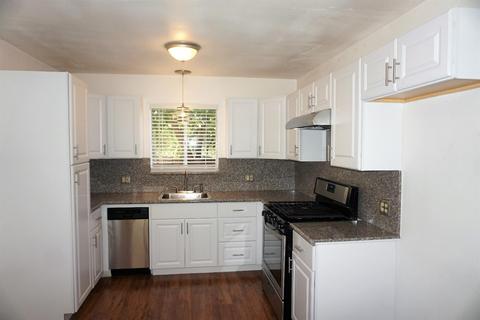 2421 Eicher Ave, Modesto, CA 95350 photo 4