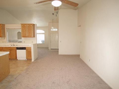 4461 Glimmer Ln, Turlock, CA 95382 photo 13