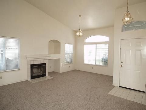 4461 Glimmer Ln, Turlock, CA 95382 photo 5