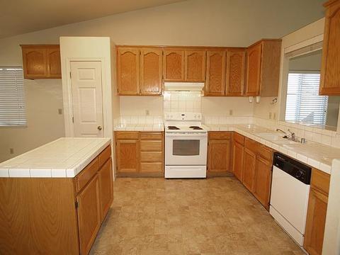 4461 Glimmer Ln, Turlock, CA 95382 photo 10