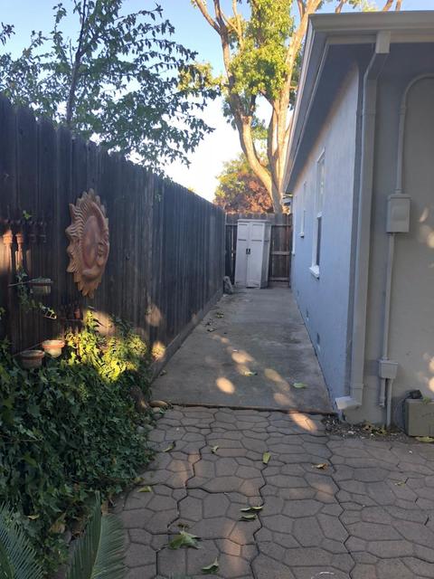 1105 Half Moon Dr, Modesto, CA 95350 photo 15