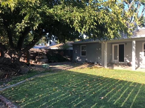 1105 Half Moon Dr, Modesto, CA 95350 photo 12