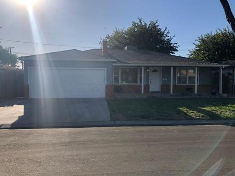 1105 Half Moon Dr, Modesto, CA 95350 photo 1