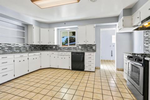 530 N Pacific Ave, Lodi, CA 95242 photo 2