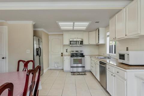 1220 Cape Cod Dr, Modesto, CA 95358 photo 11