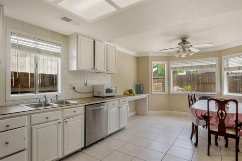 1220 Cape Cod Dr, Modesto, CA 95358 photo 10