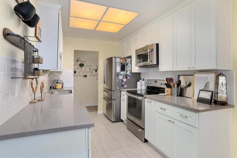 2810 Loyola Dr, Davis, CA 95618 photo 9