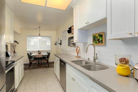 2810 Loyola Dr, Davis, CA 95618 photo 11