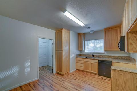 404 J St, Modesto, CA 95351 photo 10