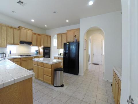 3225 Caden Dr, Modesto, CA 95355 photo 5