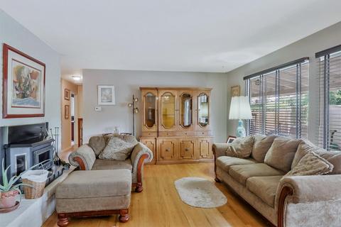 1106 Hawthorne Ave, Modesto, CA 95350 photo 18