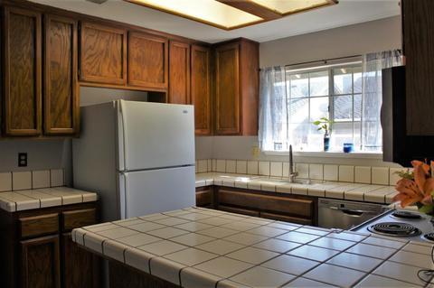 327 Century Blvd, Lodi, CA 95240 photo 2