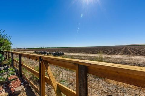 1426 Daisy Dr, Patterson, CA 95363 photo 4