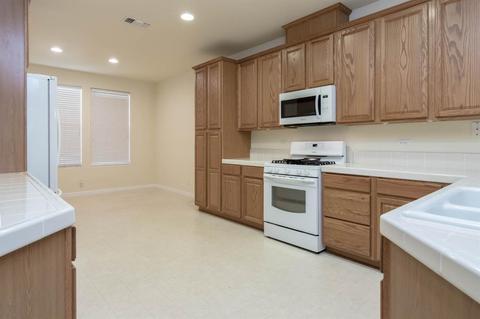 7284 Eagle Ct, Winton, CA 95388 photo 9
