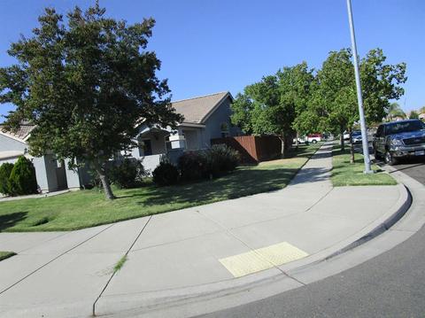 3917 Bella Flora Dr, Ceres, CA 95307 photo 4