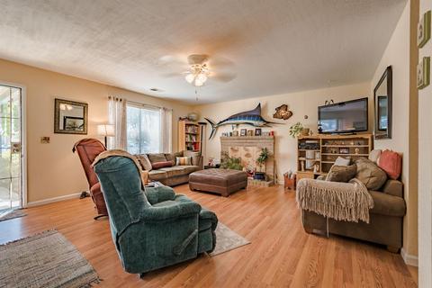 641 Periwinkle Dr, Patterson, CA 95363 photo 9