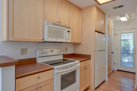 3010 Woods Cir, Davis, CA 95616 photo 8