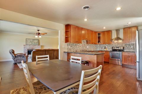 2114 W Pine St, Lodi, CA 95242 photo 9