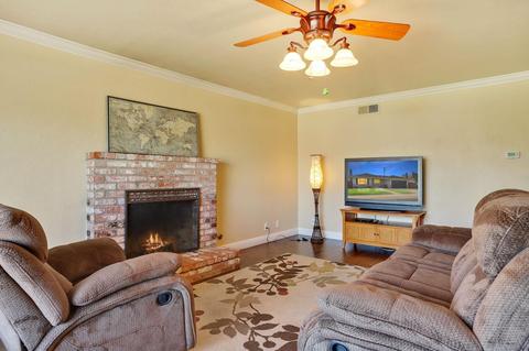 2114 W Pine St, Lodi, CA 95242 photo 6