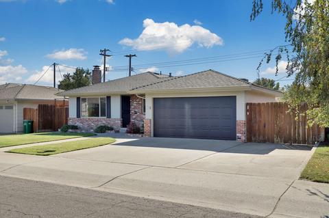 2114 W Pine St, Lodi, CA 95242 photo 2