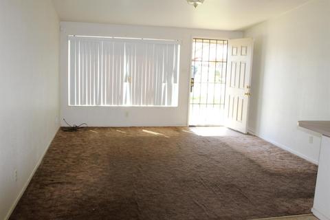 1517 Placer Ave, Modesto, CA 95358 photo 2