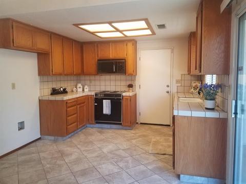 2113 Claymont Dr, Modesto, CA 95350 photo 2