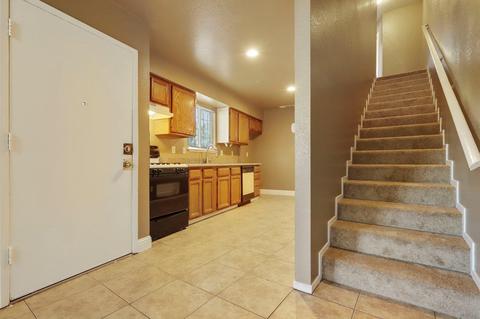 2266 E Taylor St, Stockton, CA 95205 photo 11