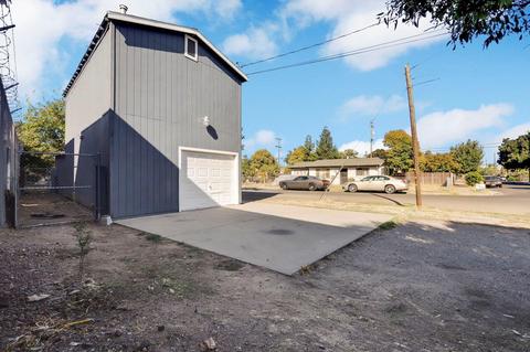 2266 E Taylor St, Stockton, CA 95205 photo 2