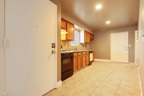 2266 E Taylor St, Stockton, CA 95205 photo 6
