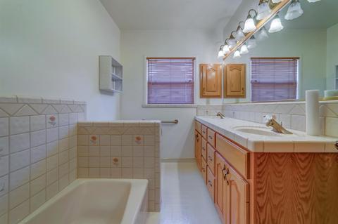 1090 Sycamore Ave, Gustine, CA 95322 photo 17