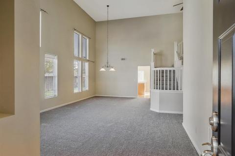 1960 Heron St, Tracy, CA 95376 photo 2