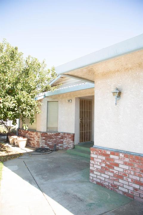 220 Keene Ct, Turlock, CA 95382 photo 2