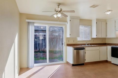 746 Clemens Ct, Ripon, CA 95366 photo 9