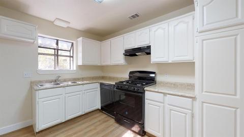 216 Trask Ln, Modesto, CA 95354 photo 4