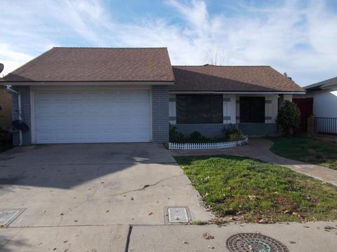917 Crippen Ave, Modesto, CA 95351 photo 1