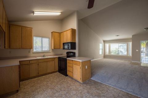 2525 Springflower Way, Modesto, CA 95350 photo 2