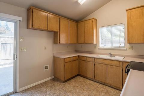 2525 Springflower Way, Modesto, CA 95350 photo 4