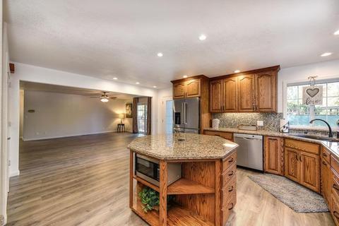 5716 North Ave, Carmichael, CA 95608 photo 8