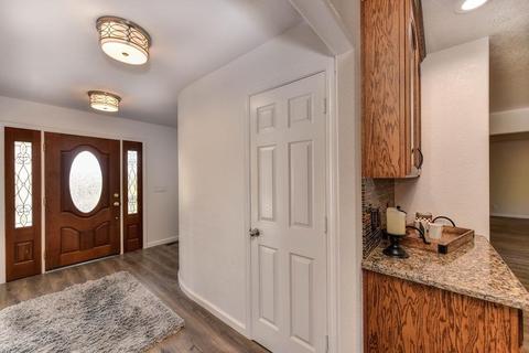 5716 North Ave, Carmichael, CA 95608 photo 3