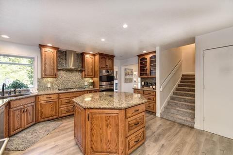 5716 North Ave, Carmichael, CA 95608 photo 9