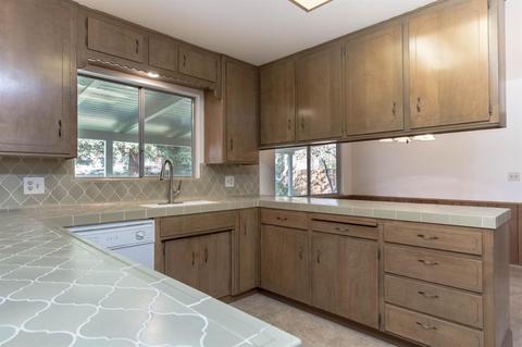 421 Greenwich Ln, Modesto, CA 95350 photo 11