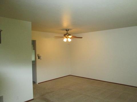 35 E Ingram St, Stockton, CA 95204 photo 4