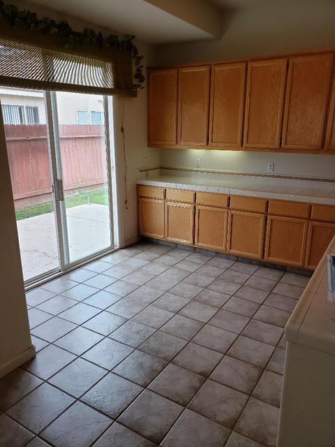 1727 Edgewood Ct, Merced, CA 95340 photo 4