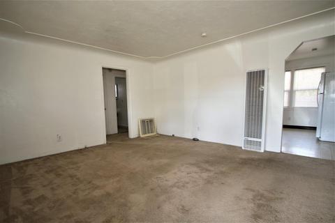 2057 Glendale Ave, Modesto, CA 95354 photo 2