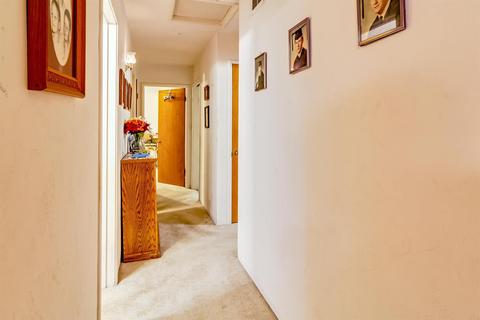 147 Modesto Ave, Modesto, CA 95354 photo 8