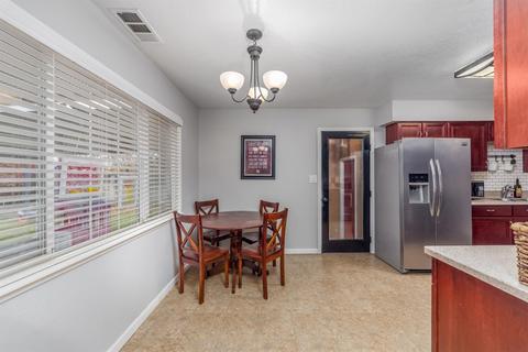 1327 Park St, Lodi, CA 95242 photo 6