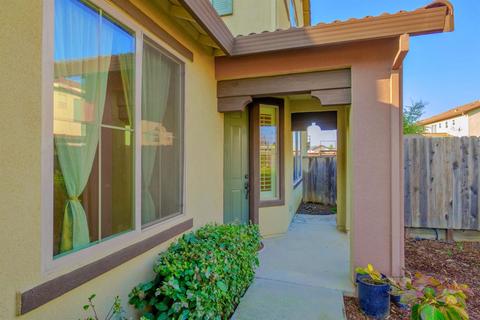 1026 Saunders Ct, Galt, CA 95632 photo 2