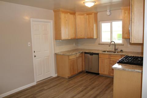 714 S Maple Ave, Manteca, CA 95337 photo 4